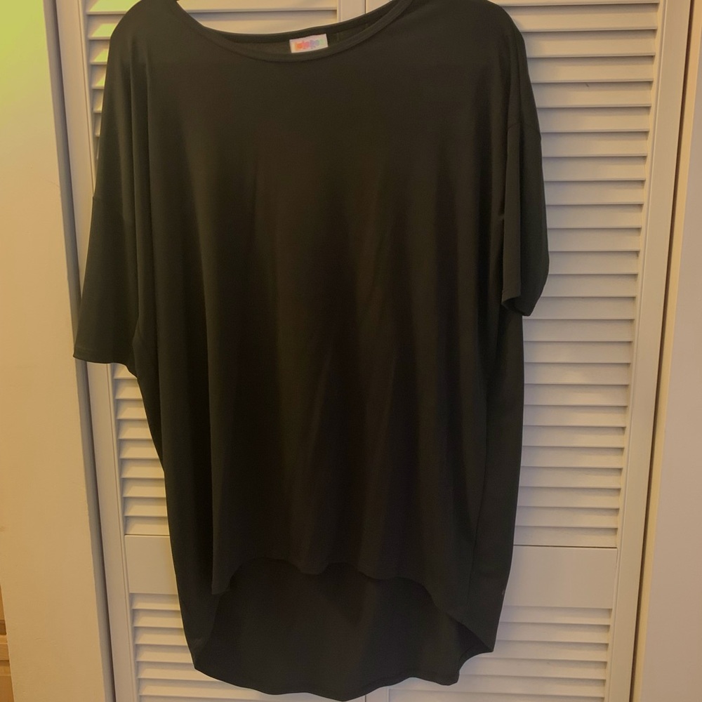 Lularoe Black Gigi Top - S